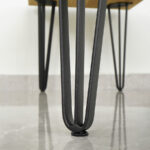 Crne metalne noge za stol i stolić Triple visine 40 cm ss drvenom pločom na montažnom gornjem dijelu.